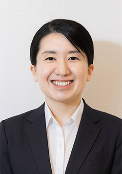 歯科医師/片岡　華恵